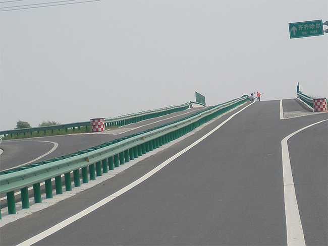 内江高速公路护栏的材质与规格