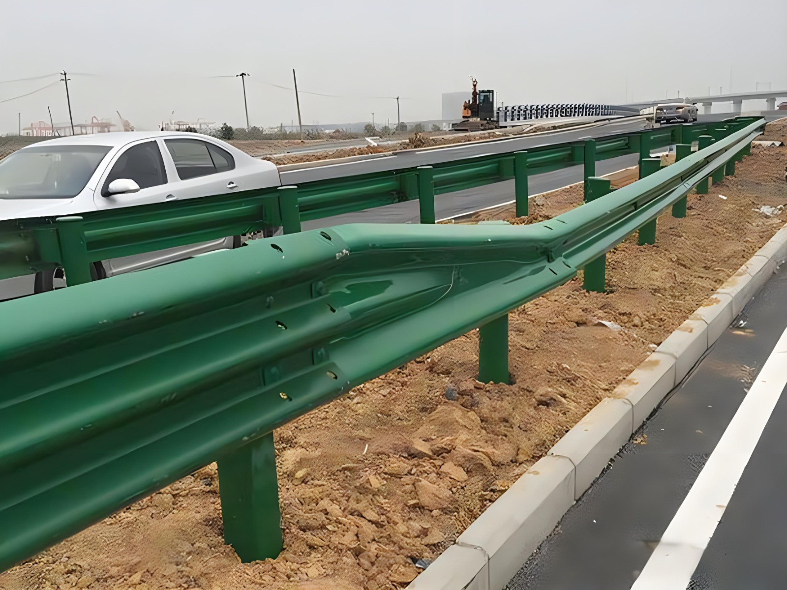 内江高速波形护栏板日常维护方案确保道路安全新举措